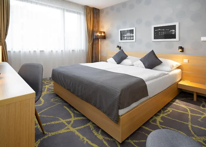 Iris Eden - Czech Leading