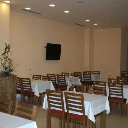 فندق Iris Eden - Czech Leading 4*