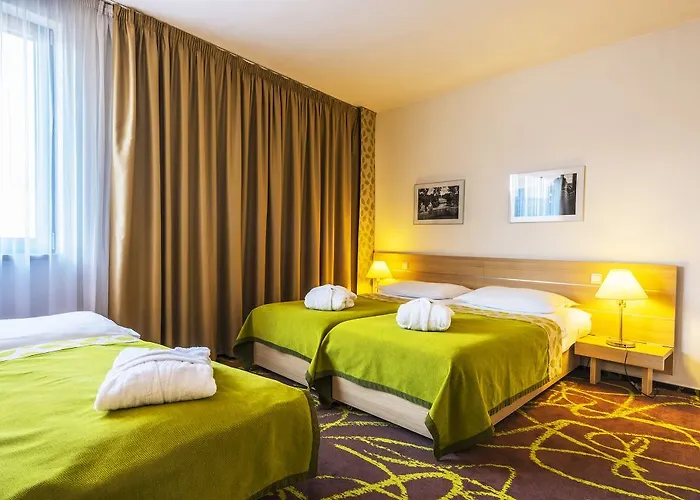 Iris Eden - Czech Leading Praga